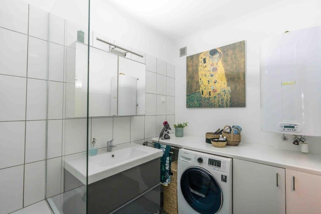Cozy And Stylish Apartment Near Schoenbrunn Castle Wien Exterior foto